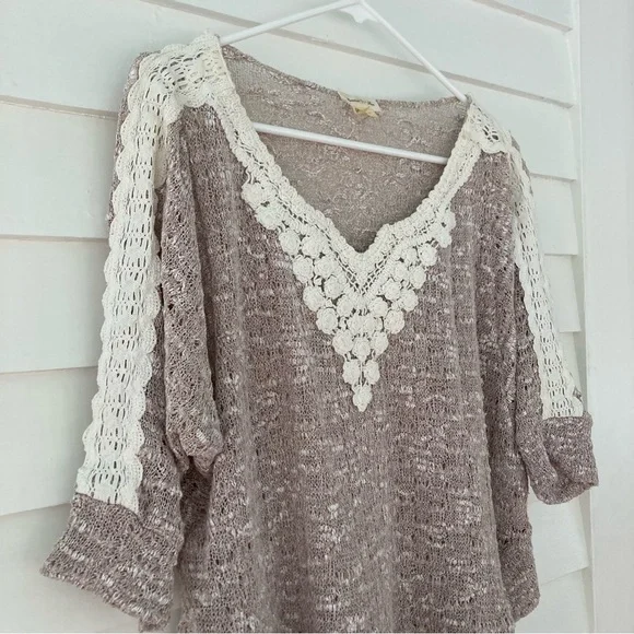 Anthropologie | Meadow Rue Taupe and Cream Lace Detail Sweater Size Small - Picture 3 of 11